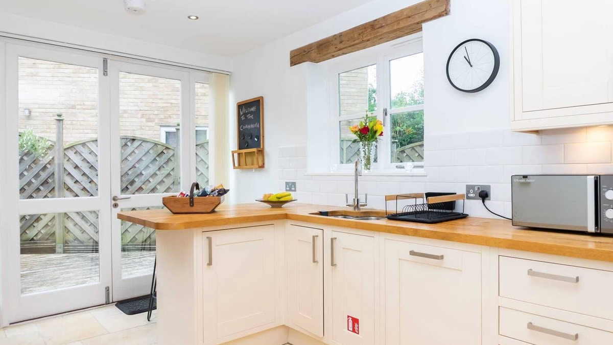 Charlton Kings Cottage | Luxury -Chelt Walking-2Bed-Long Stays-Parking
