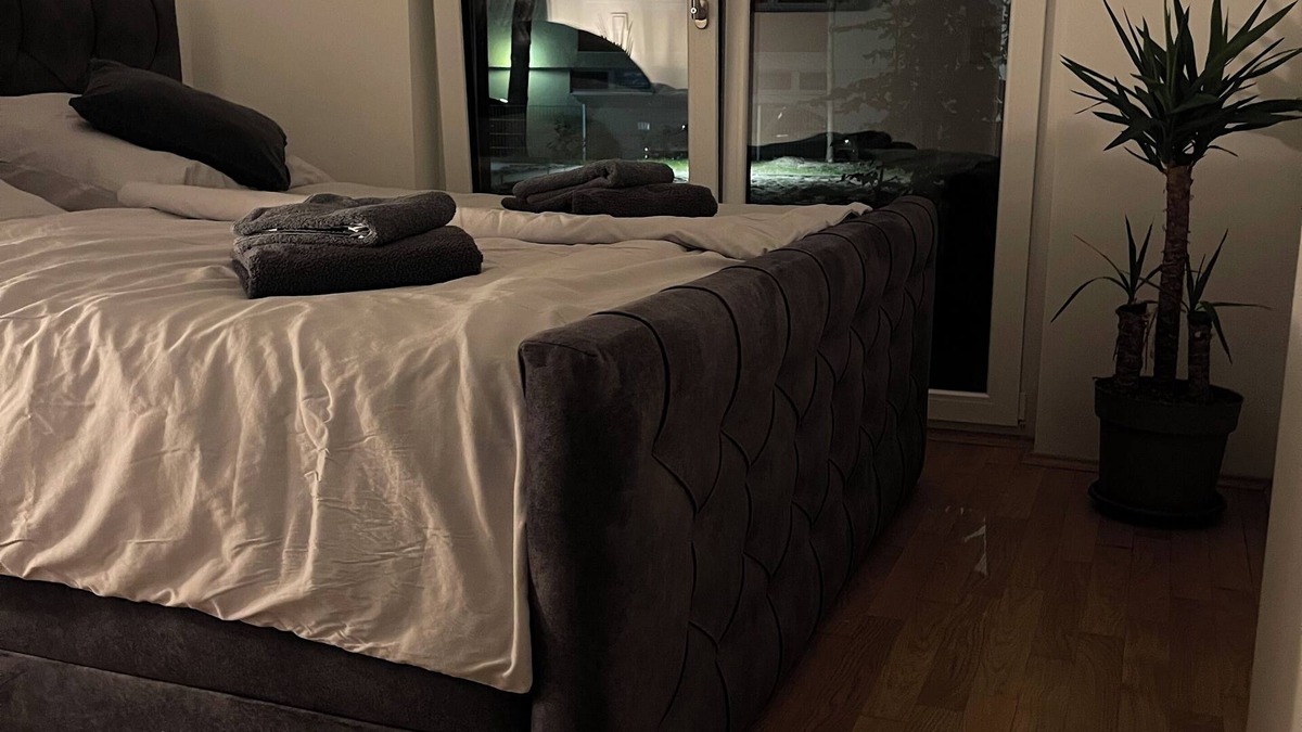 Neuhausen Apartment | Luxury City Apartment in Munich