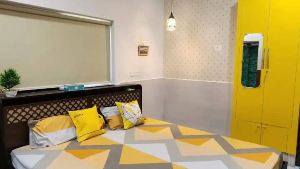 Mahmoorganj Apartment | Luxury City Centre Rare Studio!nn