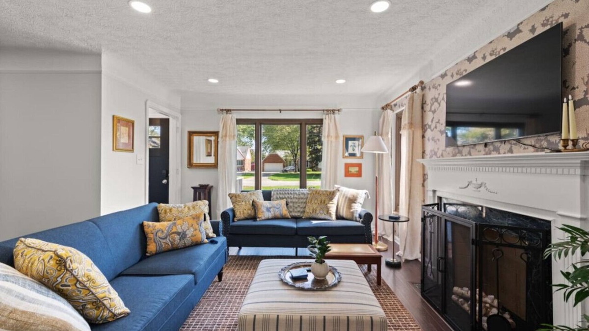 Parma Heights House | Luxury Cleveland Home W/Fitness Equipment & Yard