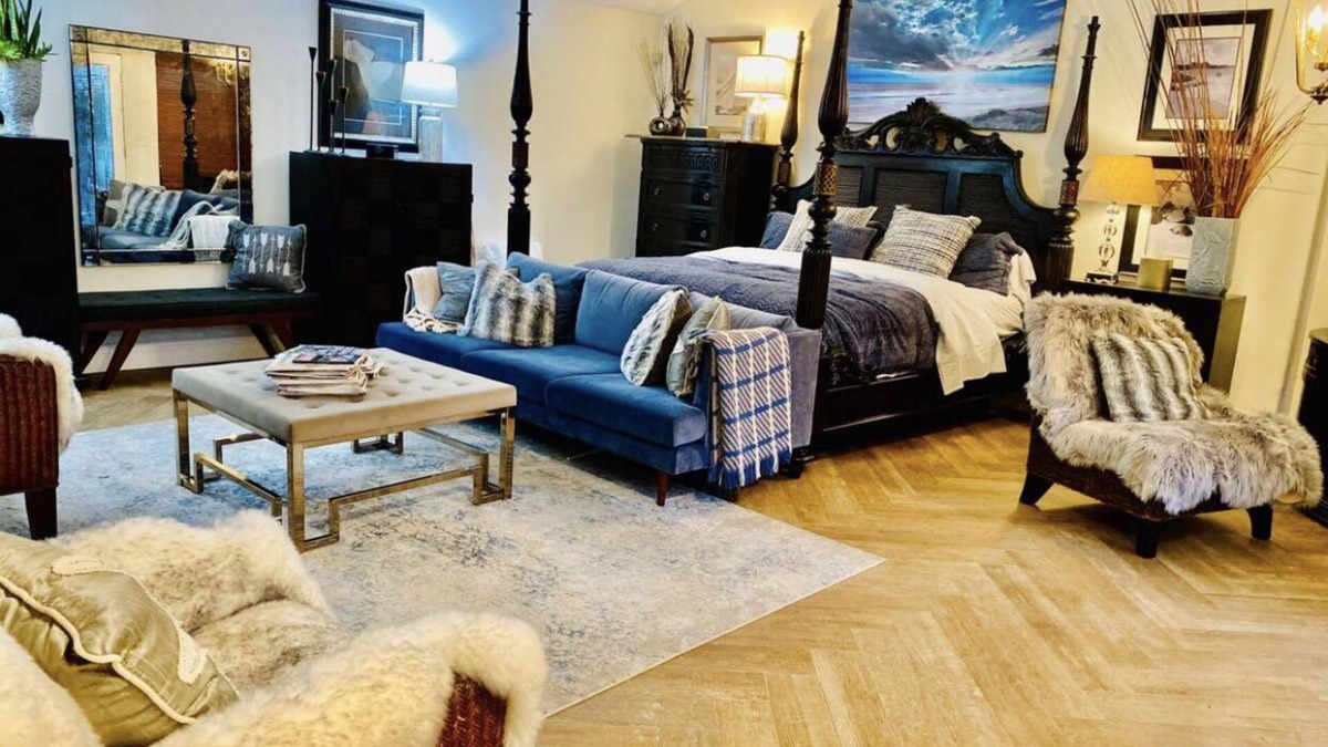 Henie Hills House | Luxury Coastal Retreat-PrivatePool, Spa & Yard-Dog-Friendly-5 Min to Beach