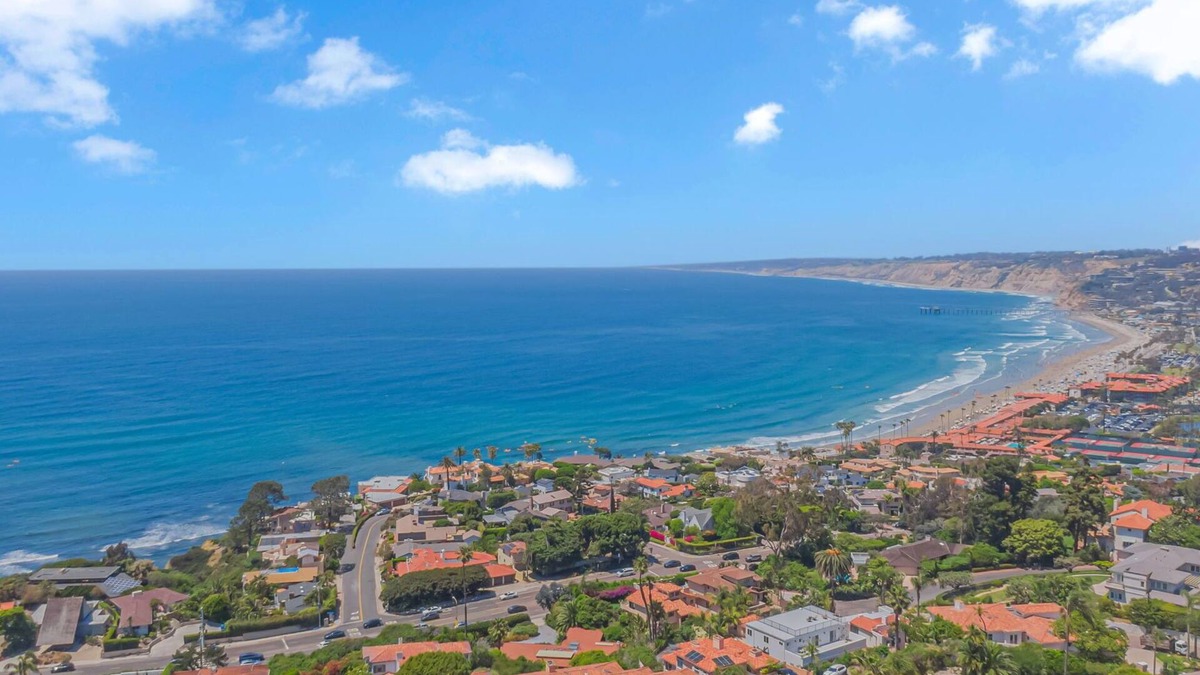 Country Club House | Luxury Coastal Retreat with Amazing Ocean Views
