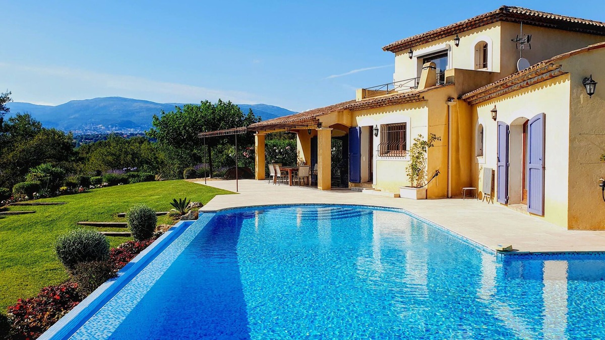 Mouans-Sartoux Villa | Luxury, complete tranquility and 15 minutes from the beach and Cannes