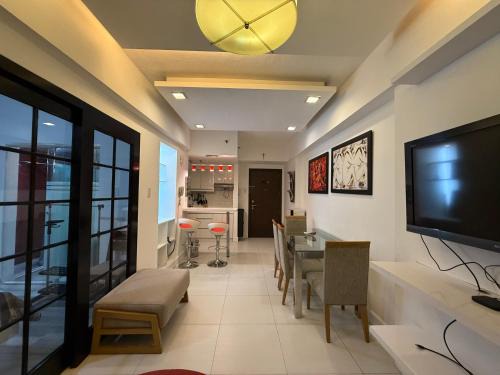 Bonifacio Global City Apartment | Luxury Condo at Forbeswood Parklane The Fort BGC