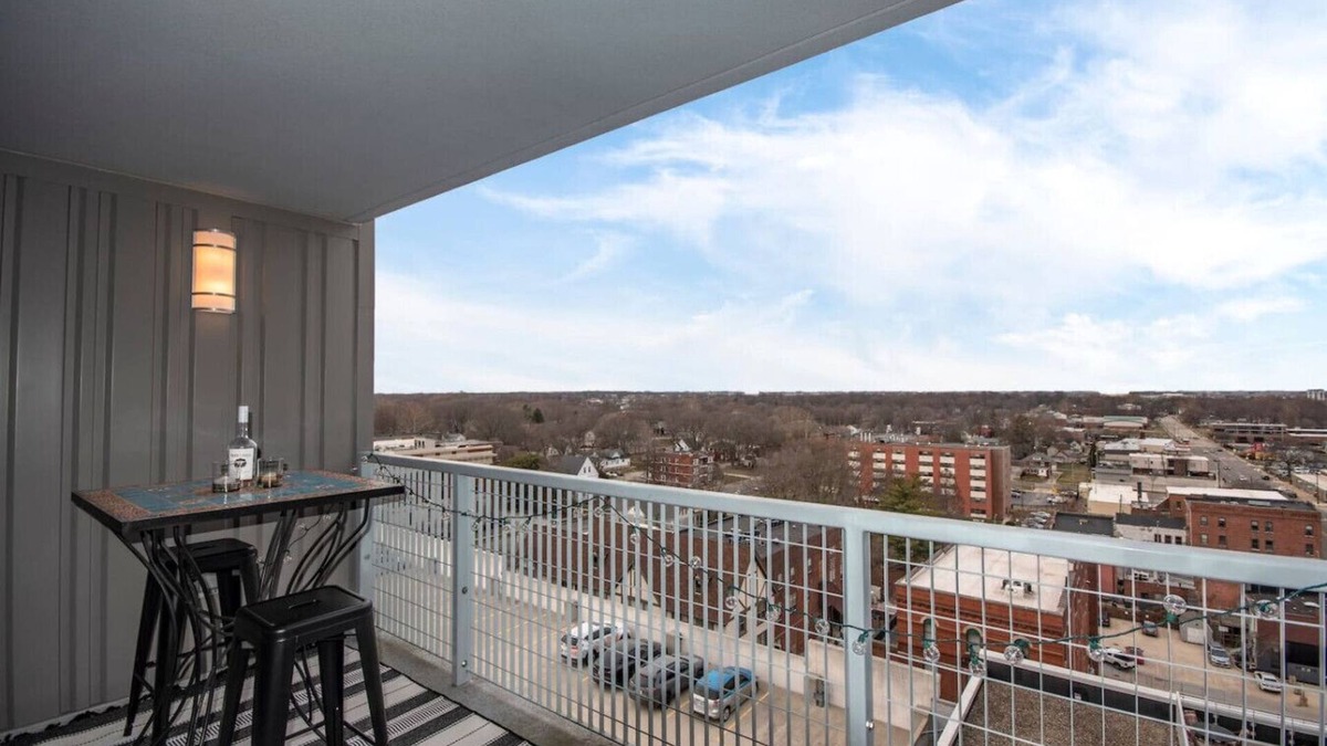 Champaign Apartment | Luxury Condo in Downtown Champaign