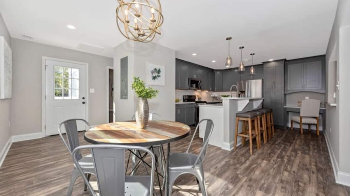 Downtown House | *Luxury Condo In Downtown Frederick*