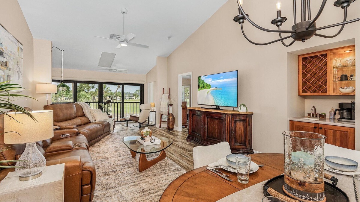 Iona Condo | Luxury Condo in Gated Golf Community close to Beaches