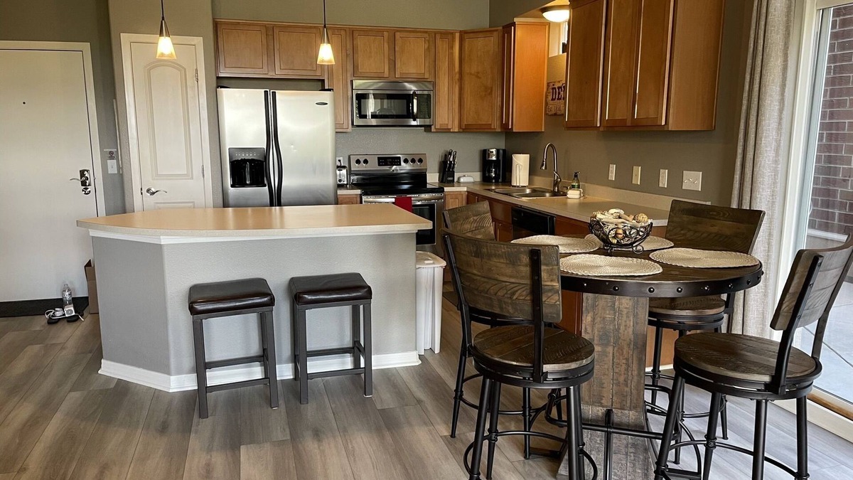 Lone Tree Apartment | Luxury condo in Lone Tree Colorado near Light Rail Station