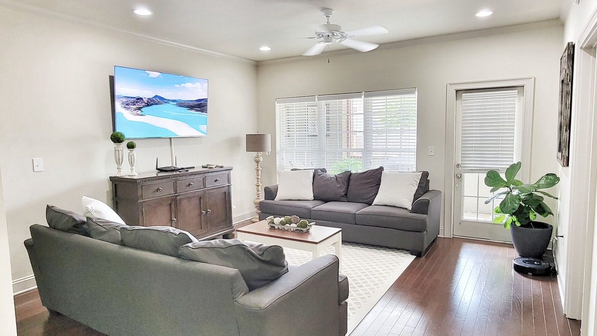 Tuscaloosa Condo | Luxury Condo, located within walking distance of Bryant-Denny Stadium