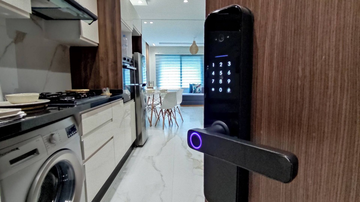 Mehdya House | Luxury Condo Mehdia Plage + AC + Netflix + Workspace + Parking