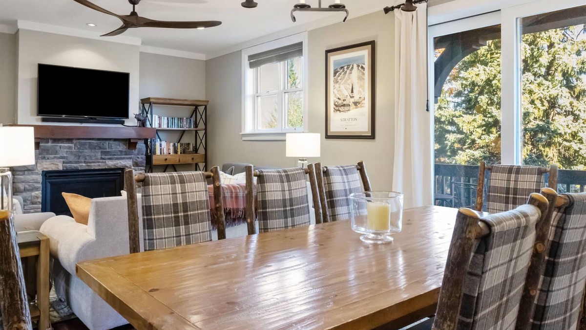 Stratton Mountain Condo | Luxury Condo @ Mt Base 3BR 2BA Heated Pool Hot Tub