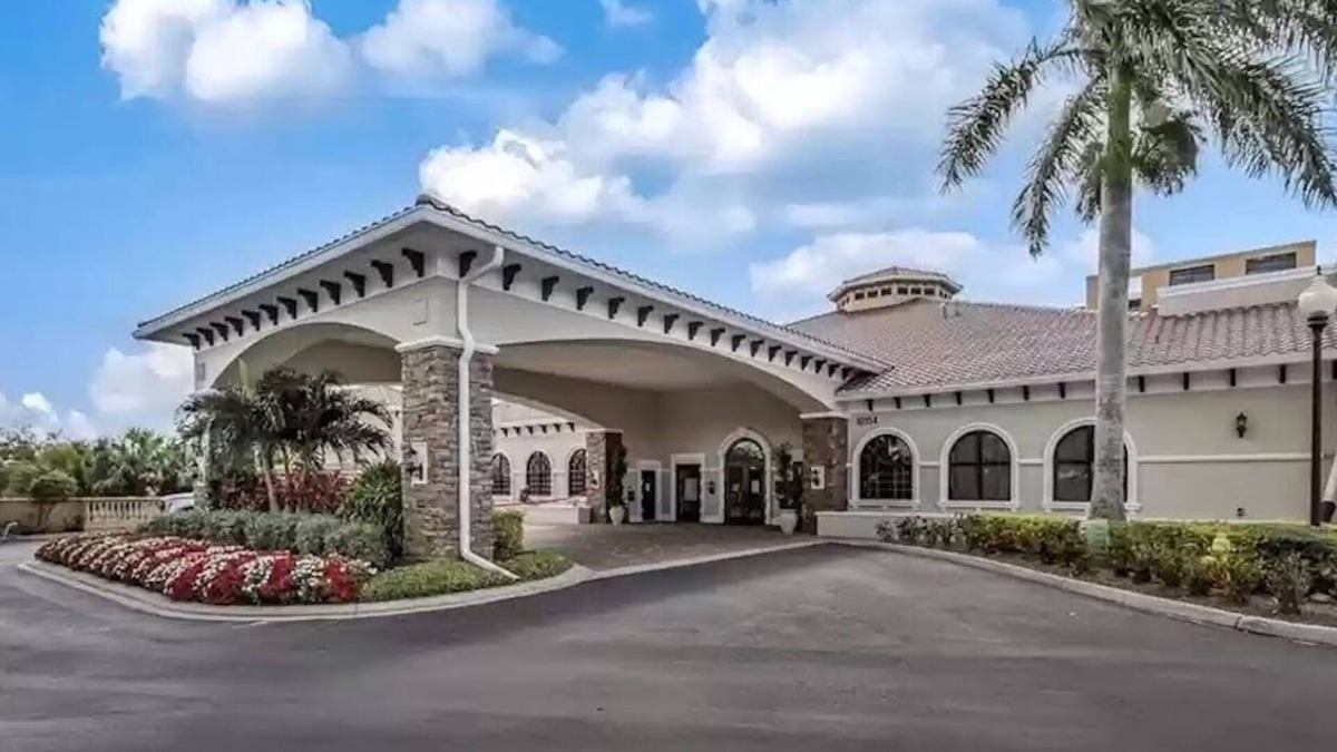 Naples Condo | Luxury condo on Heritage Bay
