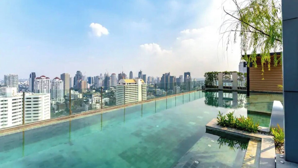Wattana Apartment | Luxury condo, Rooftop Pool, EMQUARTIER bts, Free Airport pick up