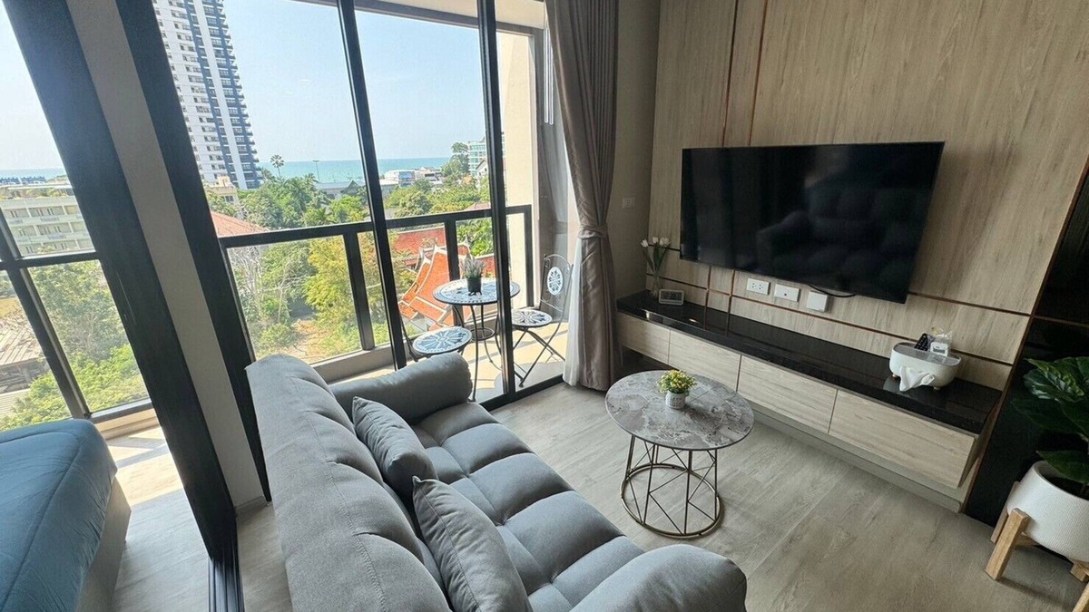 Pratumnak Hill Condo | LUXURY CONDO The Panora Pattaya : 5 MINS WALK TO THE PRATUMNAK BEACH