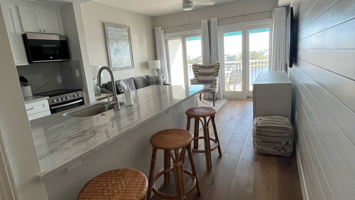 Sunnyside Condo | Luxury Condo With Beautiful Views
