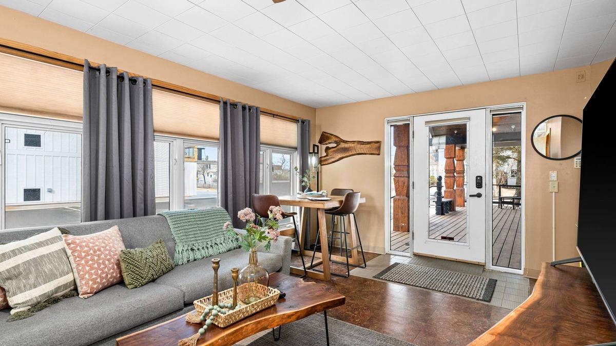 Canal Park Condo | Luxury Condo w/Beach Access | Dragestil 723-2