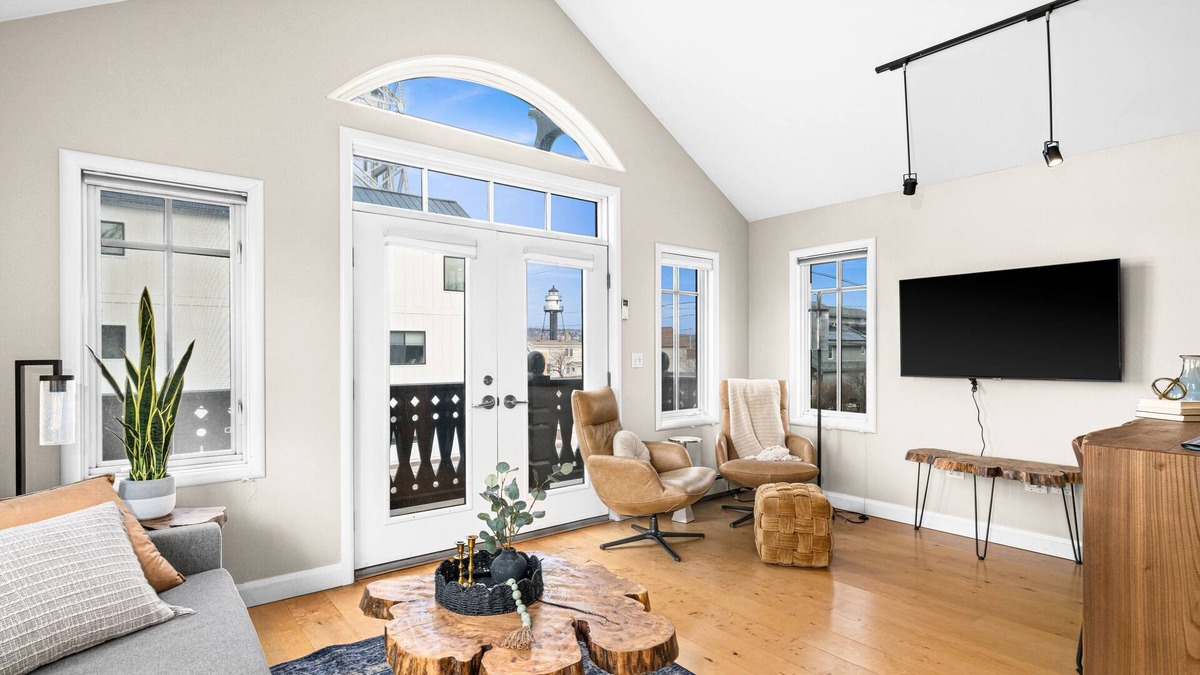 St. Louis County Condo | Luxury Condo w/Beach Access | Dragestil 723-3