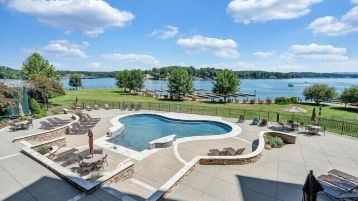 Westlake Corner Villa | Luxury condo with pool. Bridgewater Pointe
