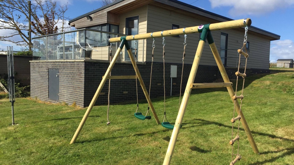 Heacham Cabin | Luxury Contemporary Beach Lodge With Sand Dunes And River Views - Sleeps 6