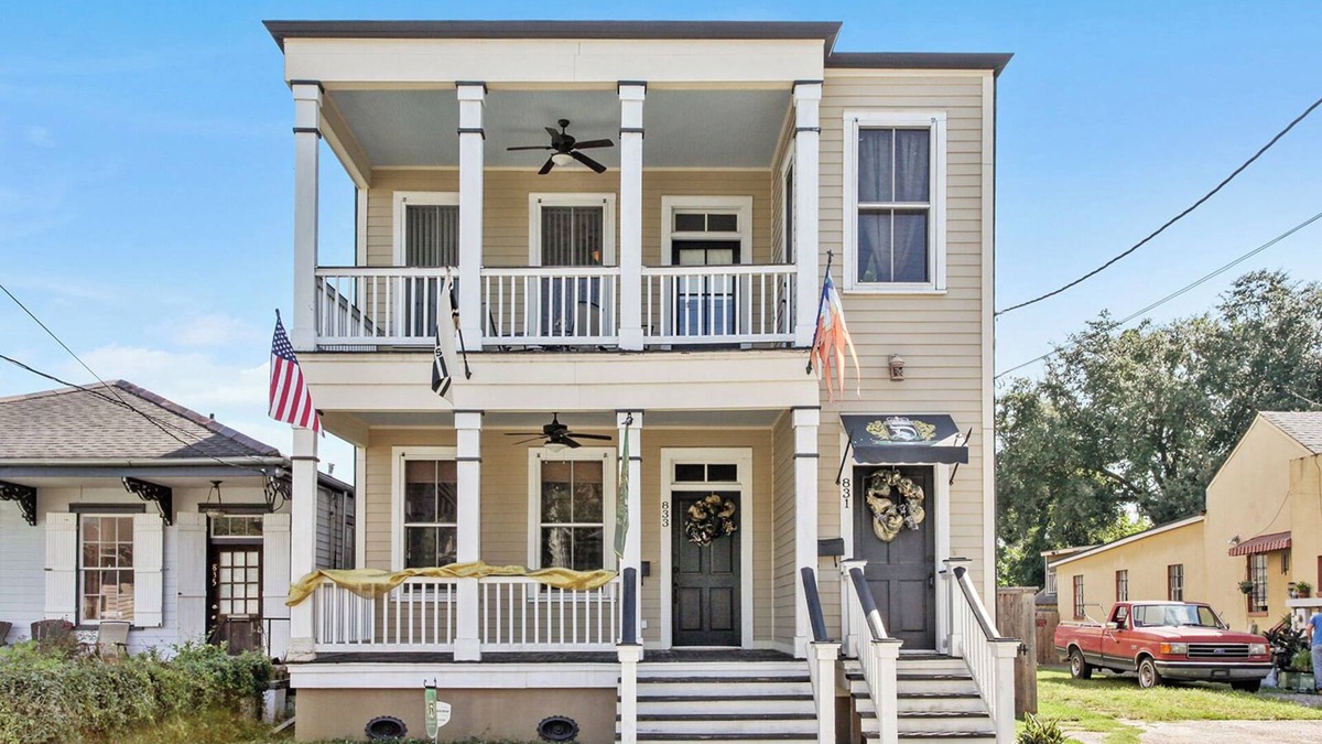Irish Channel Bed & Breakfast | Luxury Contemporary 4Bdrm Home Heart Of Uptown Blocks From Magazine Shopping