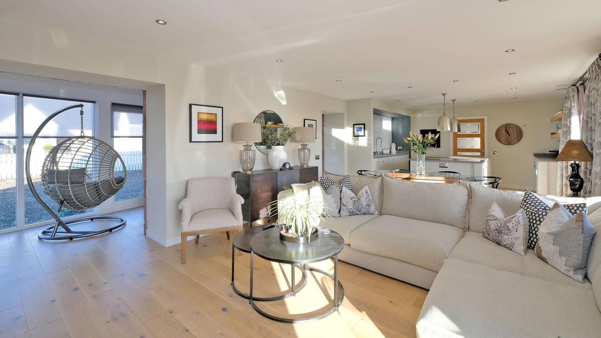 Stonehaven House | Luxury Converted Barn with Sea Views