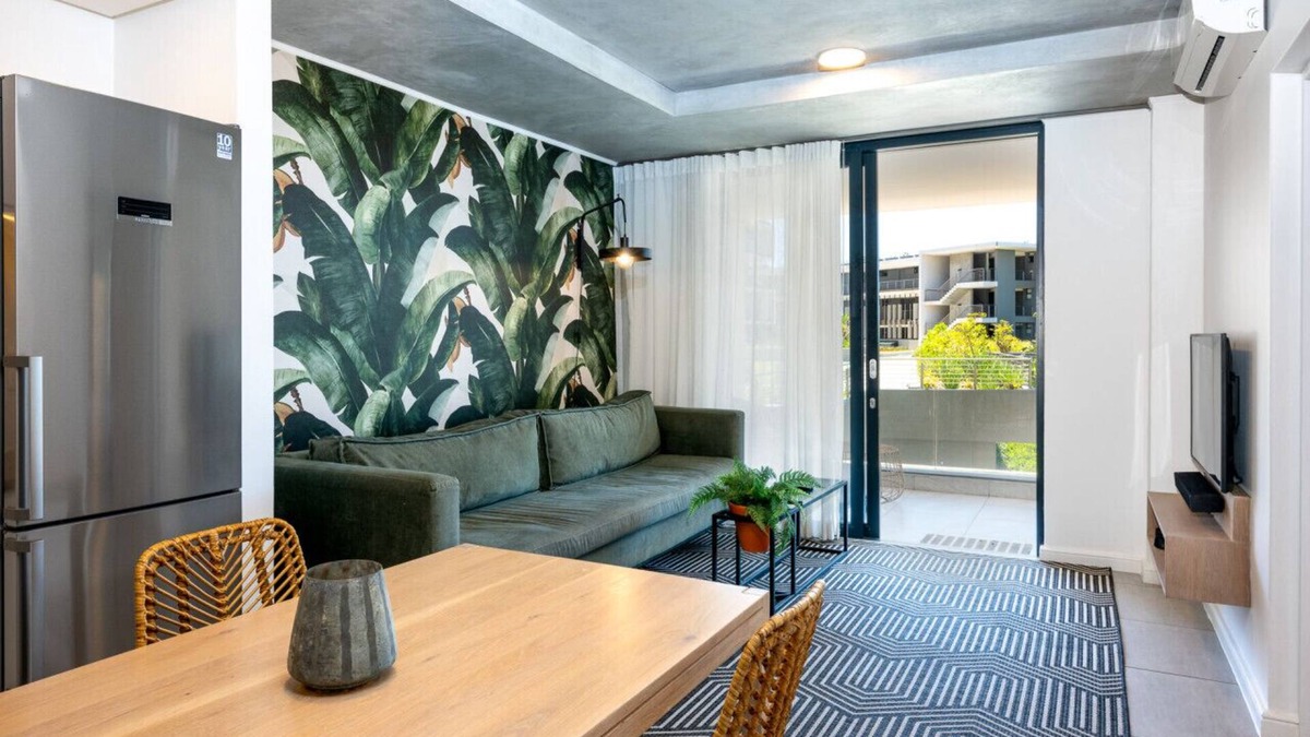 Hillhead Apartment | Luxury Coral Point W106 Two Bed