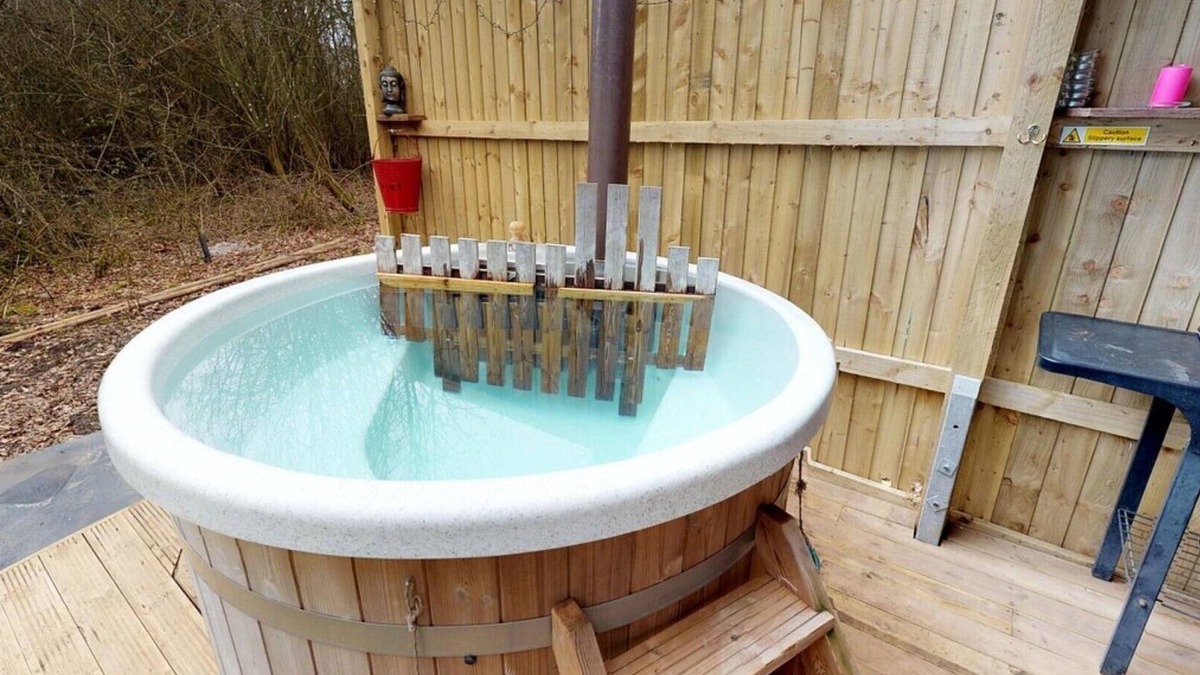Priors Marston RV Rental | Luxury cosy tipi with Log burning Scandinavian hot tub. Perfect night