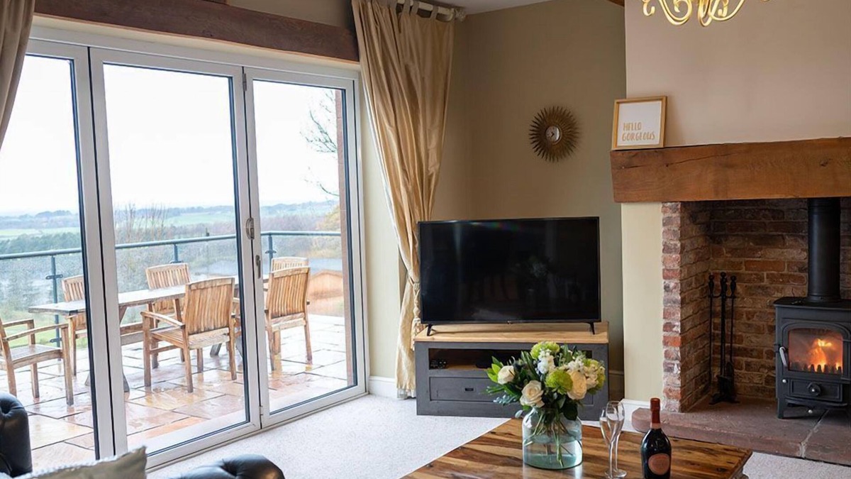 Castle Carrock Cottage | Luxury cottage with stunning views, hot tub and 2 dogs welcome