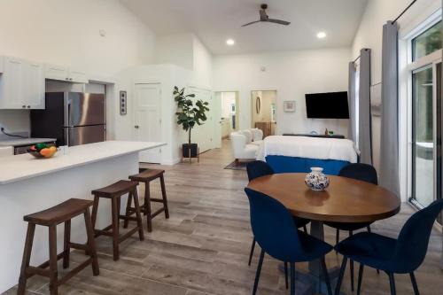 Interlochen House | Luxury cottage in Interlochen forest