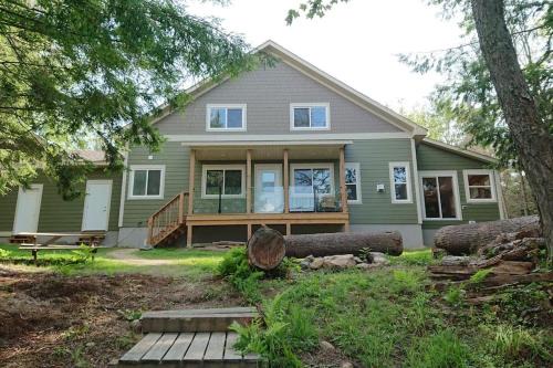 Foley Ski Chalet | Luxury Cottage in South Parry Sound
