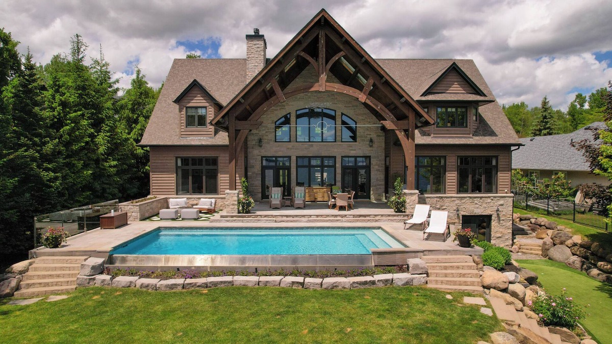 Oro Station Cottage | Luxury Cottage on Lake Simcoe & Pool - 1 Hr to Toronto; Mins to Skiing & Golf