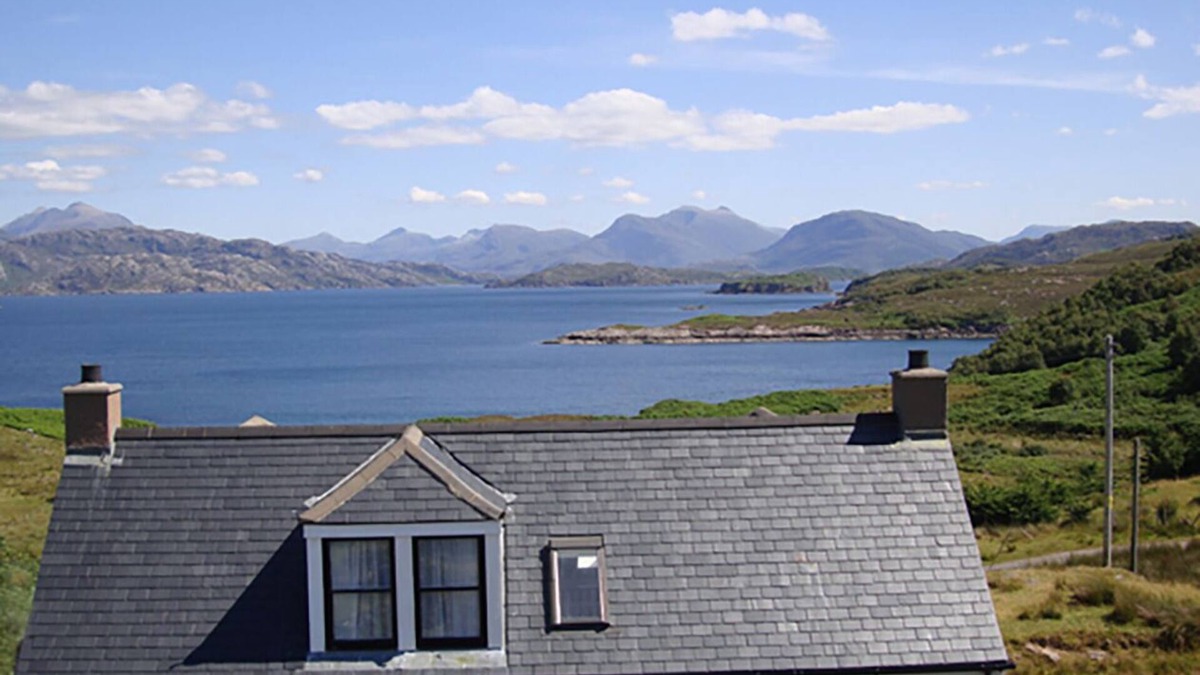 The Hebrides Cottage | Luxury cottage with sea view and Beach