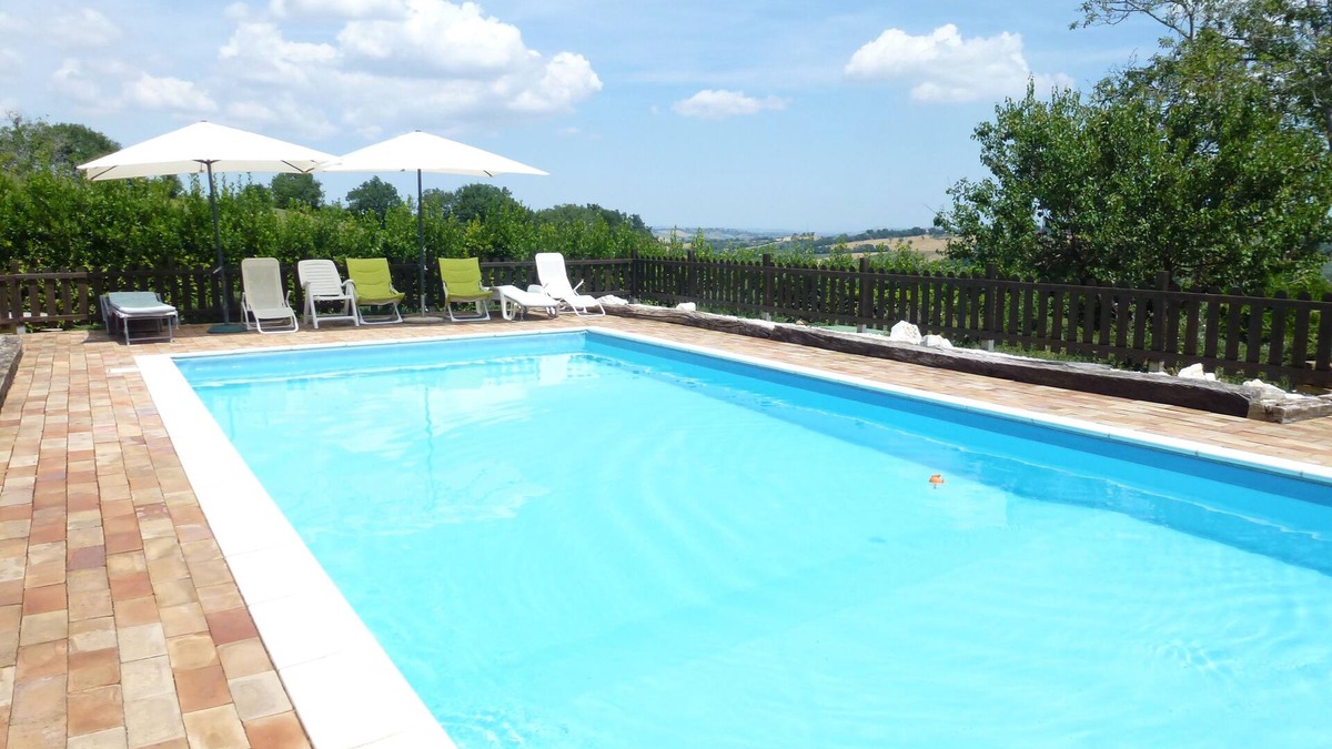 Colmurano House | Luxury Country Accommodation With Warm Italian Welcome. A Haven Of Peace.