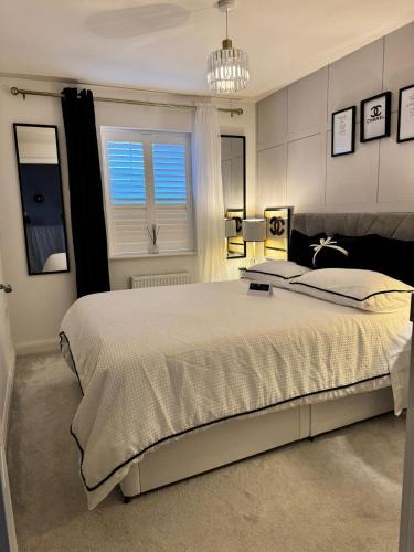 Melksham House | Luxury country double room