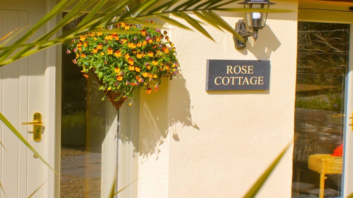 Stokenham Cottage | Luxury country hideaway on the fringes of Start Bay