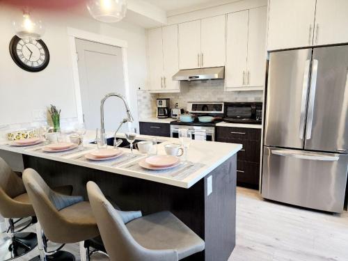 Leduc Apartment | Luxury Cozy Basement Suite