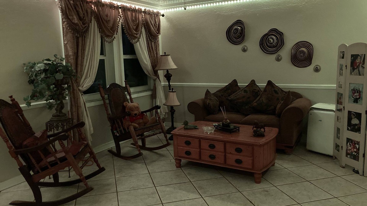 Cutler Bay House | Luxury cozy room in the oasis of South Miami near marina, trails, national park.