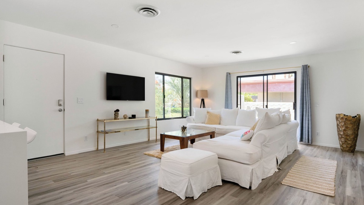 Deepwell Estates Condo | Luxury Deepwell Estate Escape