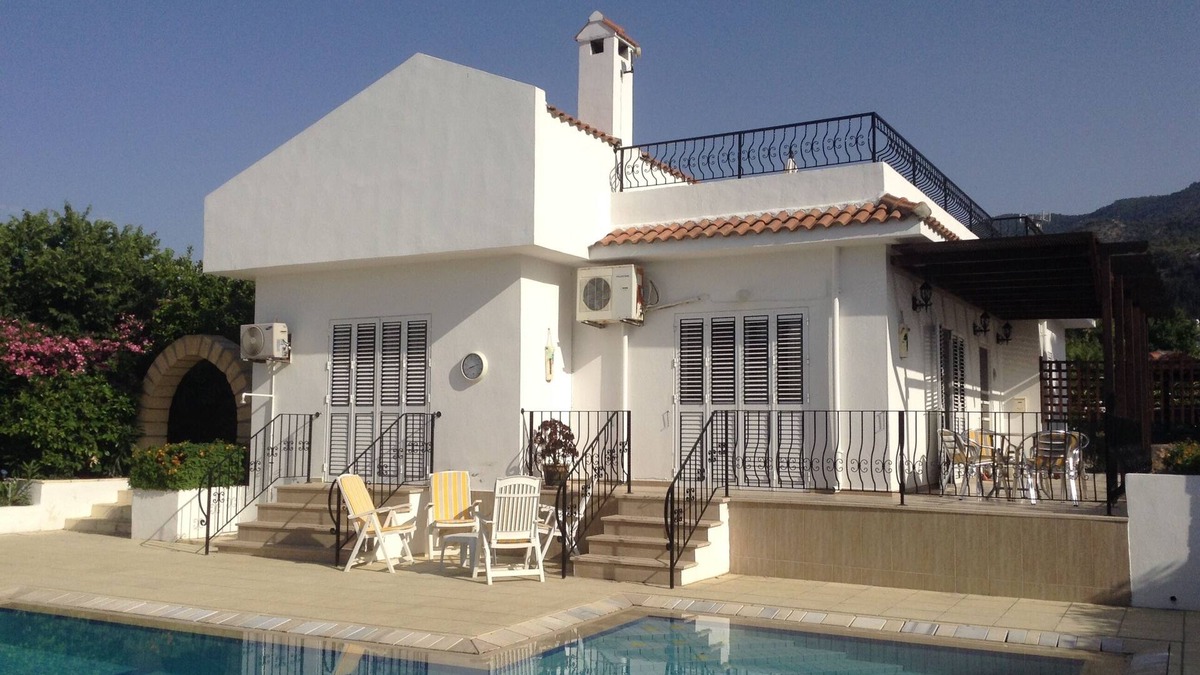Kyrenia District Villa | Luxury Detached 3 Bed Villa with Large Pool & Stunning Gardens in Quiet Location