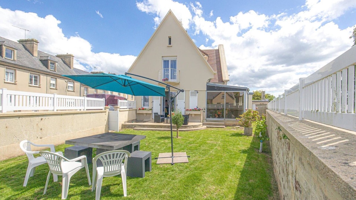 Montebourg Bed & Breakfast | Luxury detached house