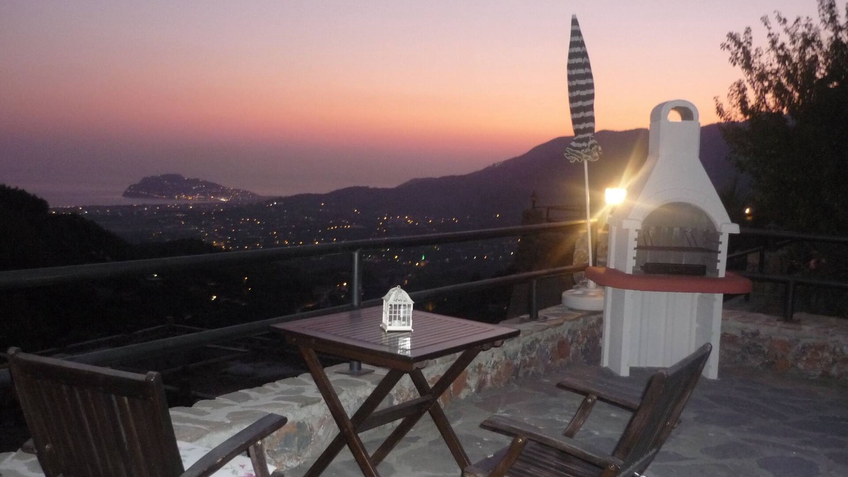Alanya Villa | Luxury detached villa with own floodlit pool and terrace and stunning views