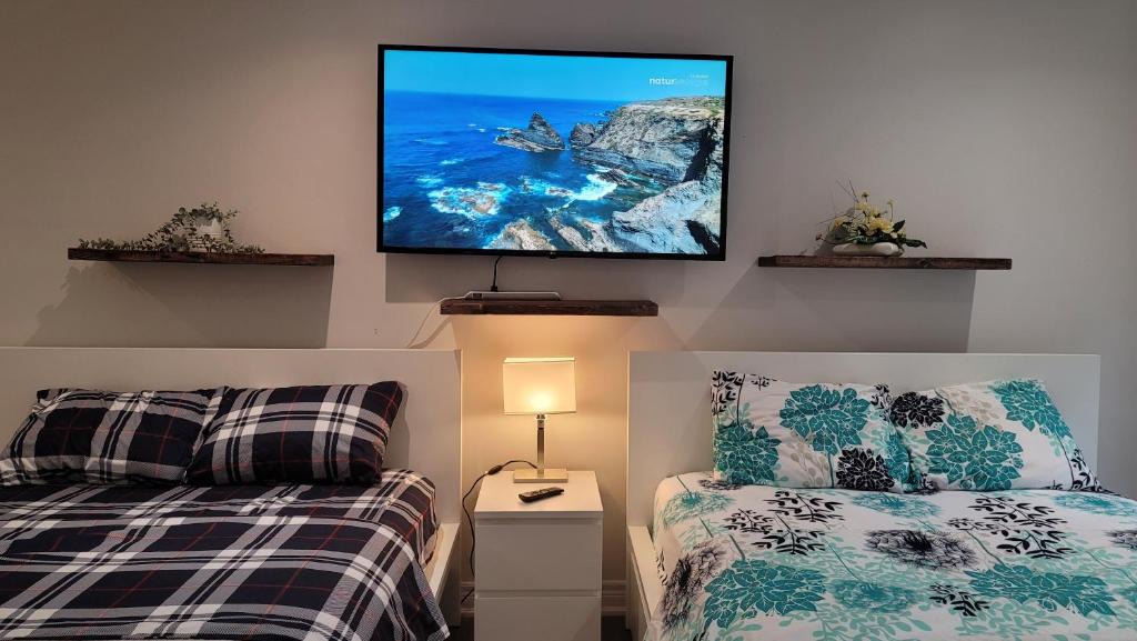 Vaughan House | Luxury Double-Bed Room with Private Bathroom