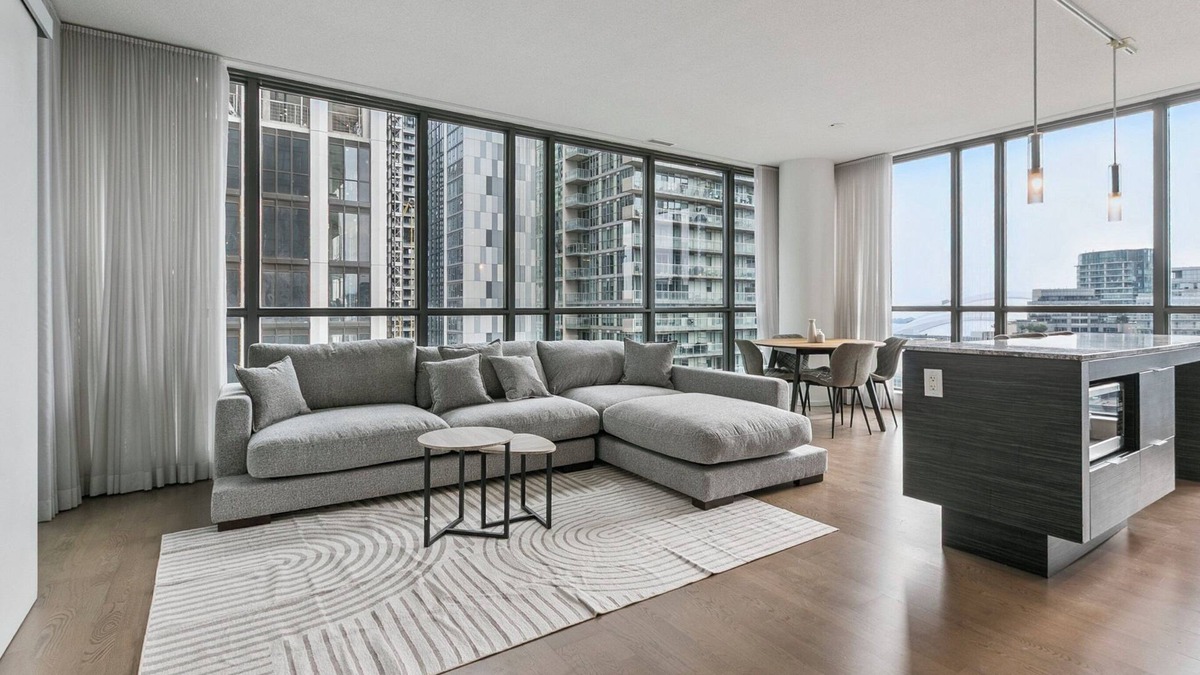 CityPlace Apartment | Luxury Downtown Apartment 2bed2bath | Parking| Pool | Gym