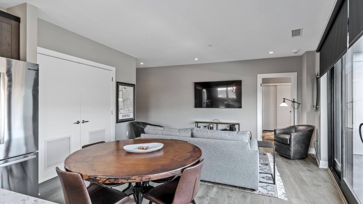 East End - Valley Street Condo | Luxury Downtown Condo with Views!