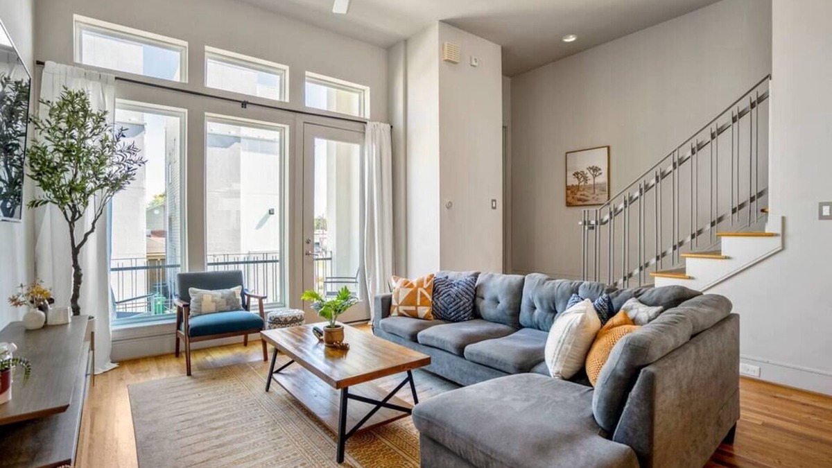 South Central Houston House | Luxury Downtown Getaway With Breathtaking Views