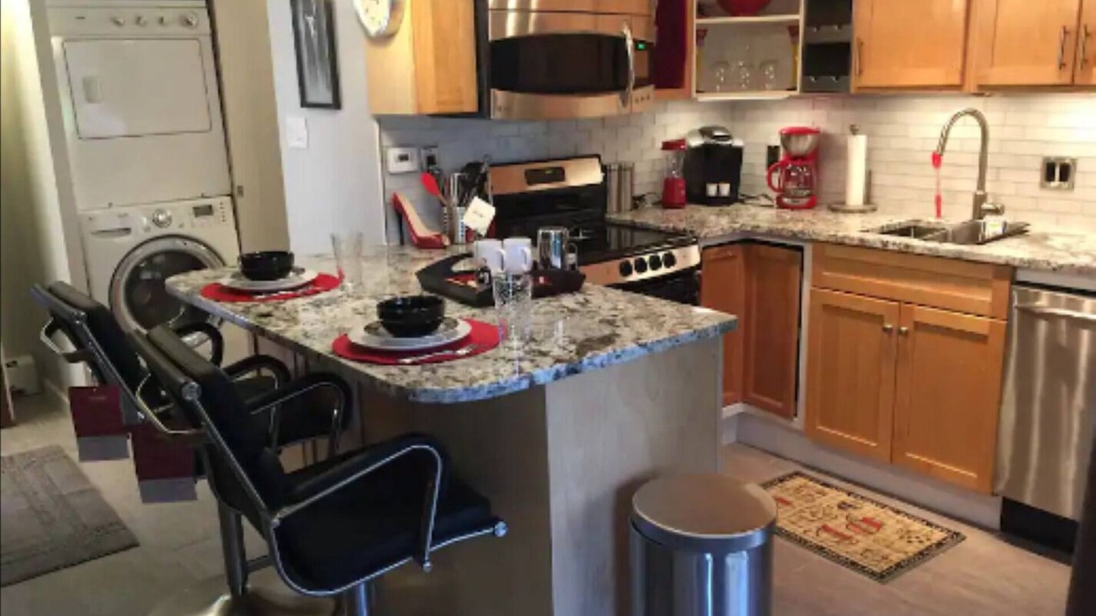 Whittier Condo | LUXURY Downtown PEARL St. Suite Retreat!