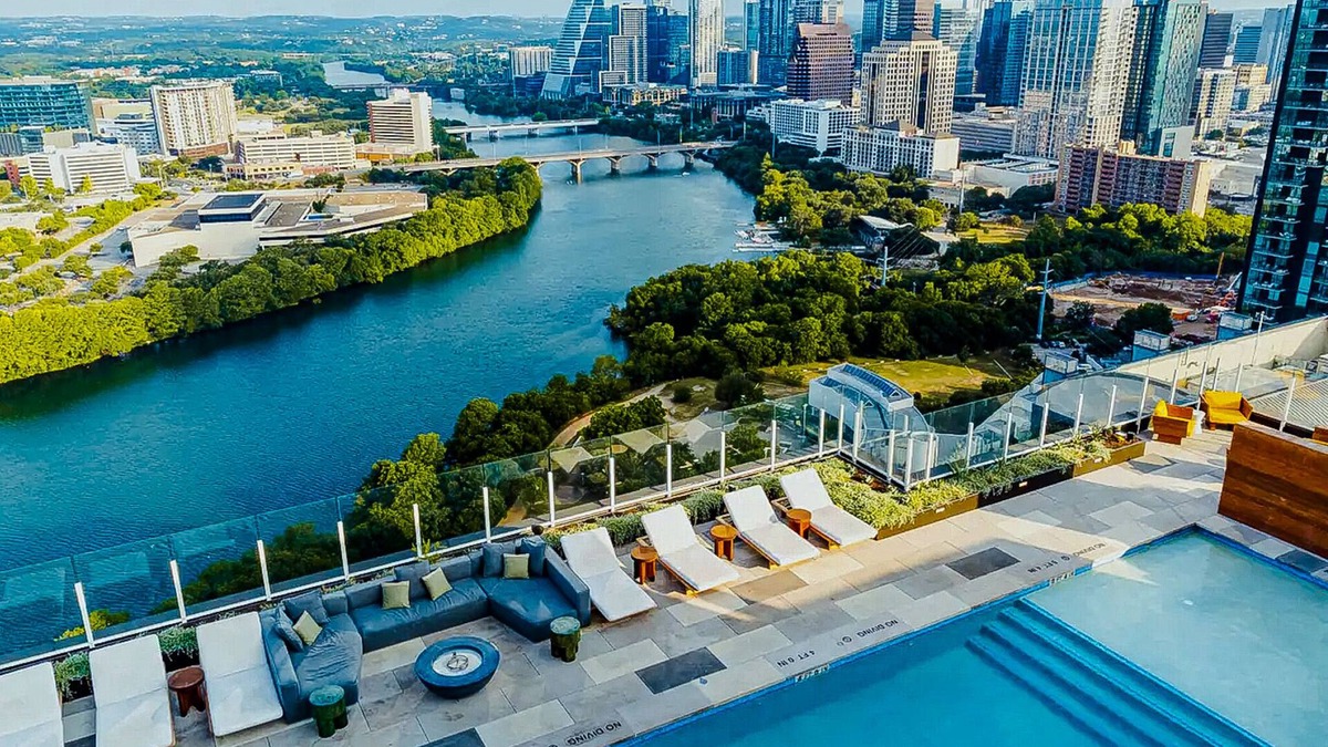 Rainey Street Historic District Condo | Luxury Downtown Penthouse on Rainey St w Sky Pool