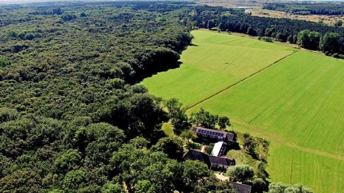 Castricum Villa | Luxury Dune Villa 'The Dunes' - North Sea Coast, 6 bed, 2,5 bath; 3-6 persons