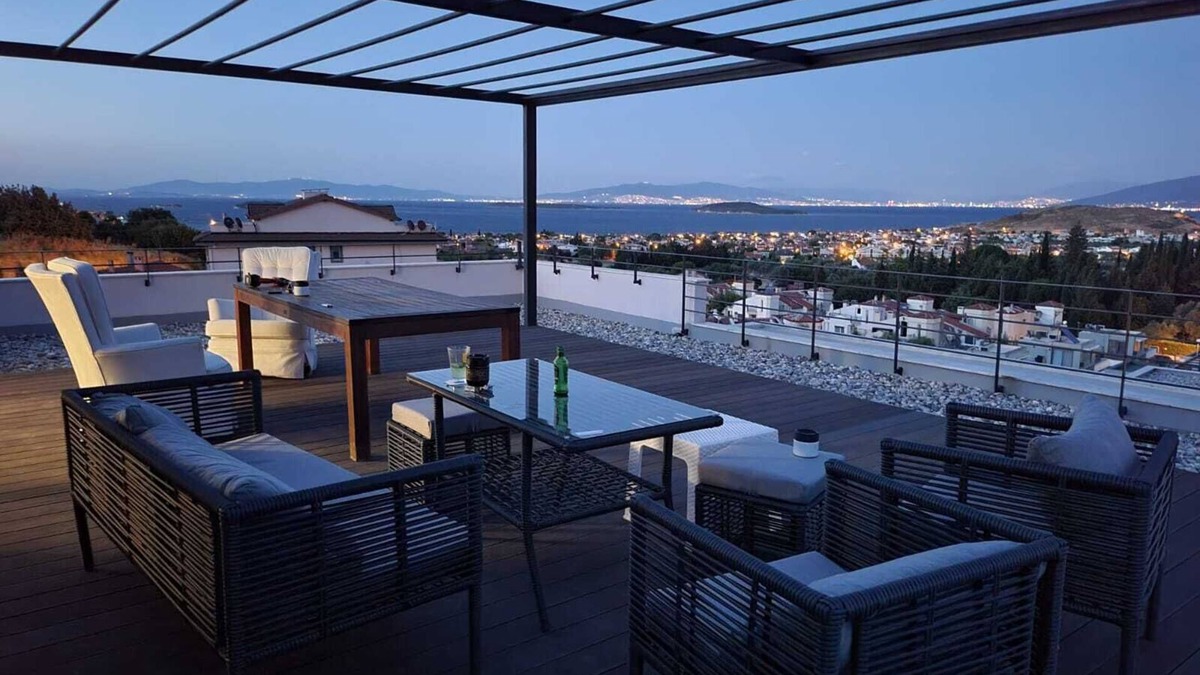 Urla Apartment | Luxury Duplex Apartment with pool