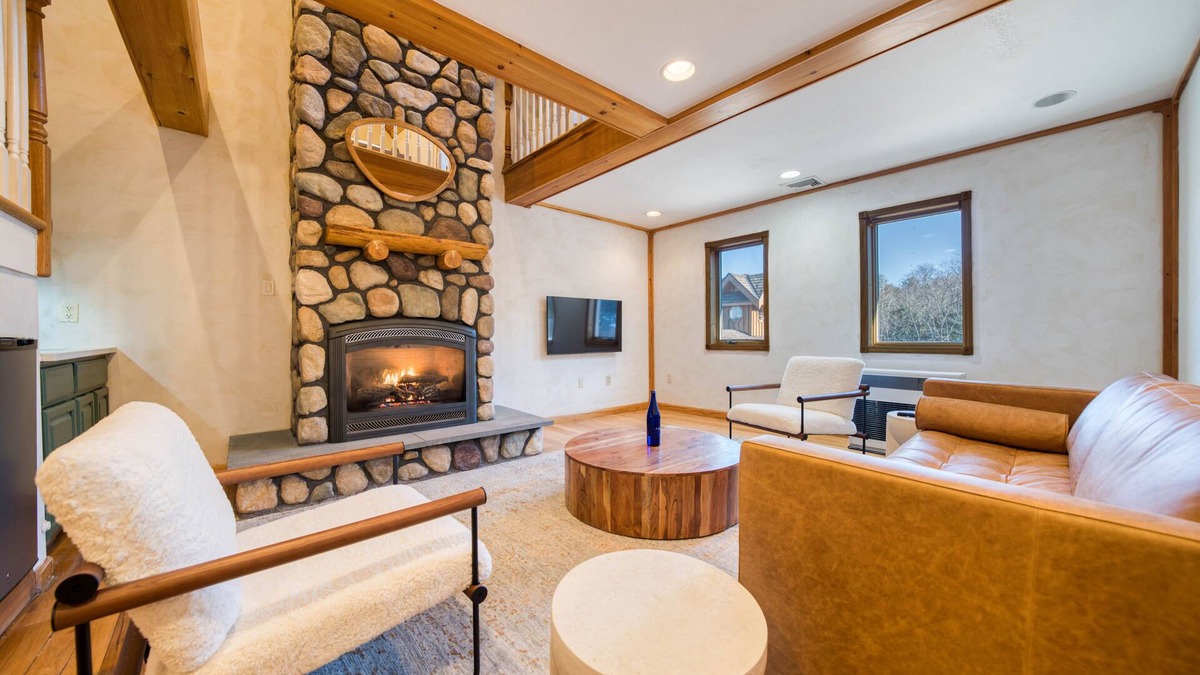 Windham Condo | LUXURY DUPLEX SUITE WITH JACUZZI